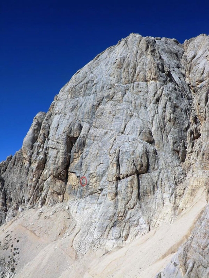 Gran Sasso, Corno Grande, vetta Occidentale, East face - In the red circle, Roberto Iannilli and Luca D'Andrea climbing Compagni dai campi e dalle officine, Gran Sasso, Corno Grande, vetta Occidentale