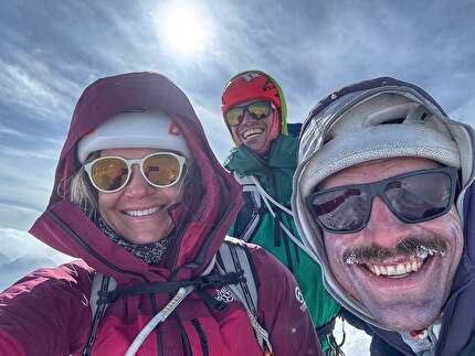 Mount Providence, Alaska, Andres Marin, Tad McCrea, Anna Pfaff - The first ascent of 'Journey Through the Castle of Providence' on Mount Providence in Alaska (Andres Marin, Tad McCrea, Anna Pfaff 25-27/04/2025)