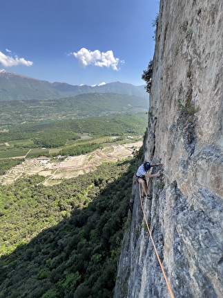 Transatlantico, Valle del Sarca - Matteo Pavana on the easy second pitch of 'Il sole e la luna', Transatlantico, Valle del Sarca