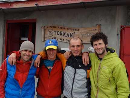 Colonne d'Ercole, Civetta - Nicola Tondini, Venturino de Bona, Alessandro Baù e Alessandro Beber al Rifugio Torrani