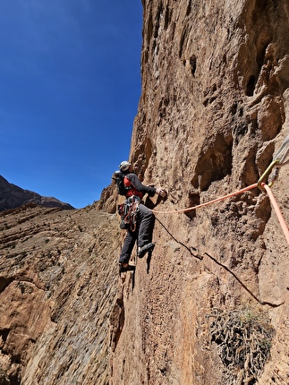 Taghia, Morocco, Jebel Oujdad, Ion Gurutz Lazkoz, Iker Pou - The first ascent of 'Euskal Dantza' on the south face of Jebel Oujdad at Taghia in Morocco (Ion Gurutz Lazkoz, Iker Pou 04/2025)