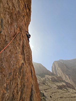 Taghia, Morocco, Jebel Oujdad, Ion Gurutz Lazkoz, Iker Pou - The first ascent of 'Euskal Dantza' on the south face of Jebel Oujdad at Taghia in Morocco (Ion Gurutz Lazkoz, Iker Pou 04/2025)