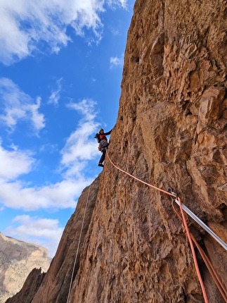 Taghia, Morocco, Jebel Oujdad, Ion Gurutz Lazkoz, Iker Pou - The first ascent of 'Euskal Dantza' on the south face of Jebel Oujdad at Taghia in Morocco (Ion Gurutz Lazkoz, Iker Pou 04/2025)