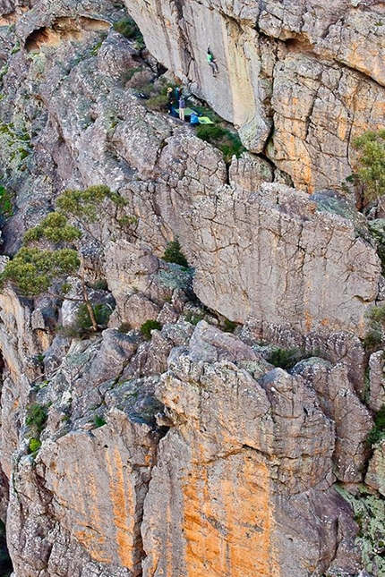 Australia - Kilian Fischhuber highball boulder in Australia