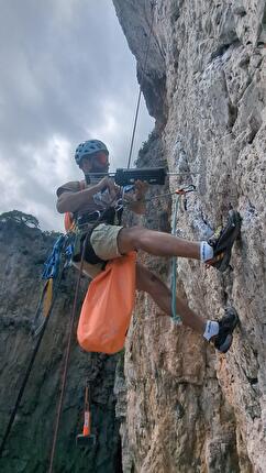 Gaeta arrampicata - Richiodatura della via 'Croce del Sud', Montagna Spaccata, Gaeta