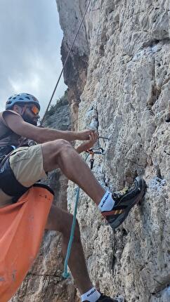 Gaeta arrampicata - Richiodatura della via 'Croce del Sud', Montagna Spaccata, Gaeta