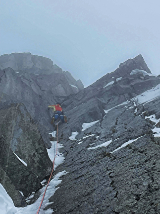 Cima Busazza, Presanella, Emanuele Andreozzi, Fabio Tamanini - L'apertura di 'Maledetta Primavera' sulla parete nord della Cima Busazza (Emanuele Andreozzi, Fabio Tamanini, 14/04/2025)