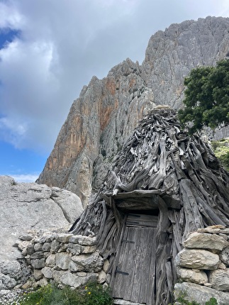 Rebolting in Sardinia - Rebolting in Sardinia by the Italian mountain guides, spring 2025