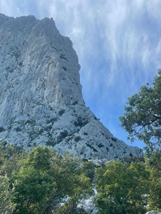 Rebolting in Sardinia - Punta Cusidore in Sardinia which hosts the climb 'L’ombra della mia mano', rebolted in spring 2025 by the Italian mountain guides