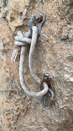 Rebolting in Sardinia - An old belay on 'Legittimo bastardo' at Bruncu Nieddu in Sardinia. The climb was rebolted by the Italian mountain guides in spring 2025