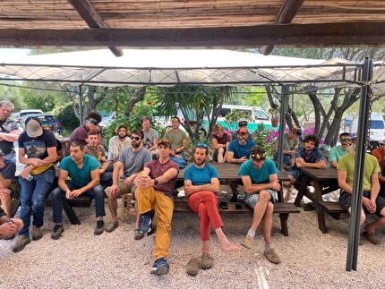 Rebolting in Sardinia - Italian mountain guides in Sardinia in spring 2025