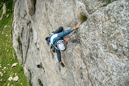 Picco Luigi Amedeo - Chiara Gusmeroli and Matteo De Zaiacomo on the climb 'Taldo-Nusdeo' on Picco Luigi Amedeo 2800m (Masino-Bregaglia, Central Alps, Italy) 