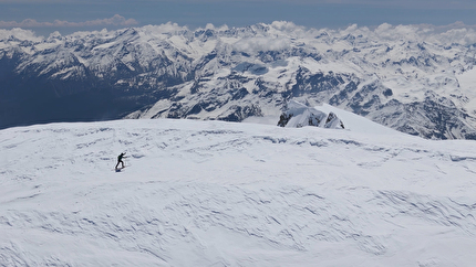 Benjamin Védrines - Benjamin Védrines setting the Fastest Known Time on Mont Blanc on skis: 4 hours, 54 minutes, and 41 seconds from the church in Chamonix to the 4807m summit and back again