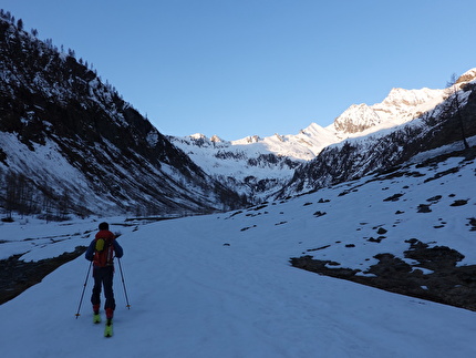 Crossalps - La traversata delle Alpi - Crossalps - La traversata delle Alpi: tappa 17, Val Formazza - Saas Fee 27-30/04/2025