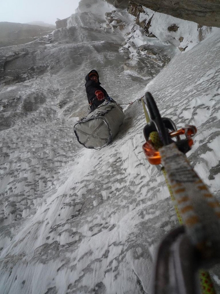 Out of reality, Great Trango Tower - Tentativo di Dodo Kopold e Michal Sabovcik. L'arena di ghiaccio.