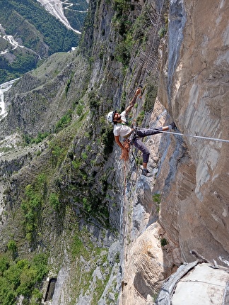 Monte Pesaro, Alpi Apuane - L'apertura di 'Kalipè' al Monte Pesaro nelle Alpi Apuane (Filippo Arigoni, Luca Morosi, Gianluca Pratelli, Giacomo Vannucci)