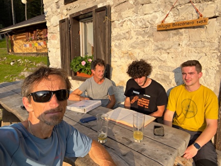 Sasso di Bosconero, Dolomiti di Zoldo, Stefano Staffetta, Marco Sterni - Al Rifugio Bosconero dopo l'apertura della via 'Arcibaldo' al Sasso di Bosconero nelle Dolomiti di Zoldo (Stefano Staffetta, Marco Sterni 2024)