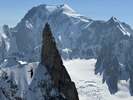 La Ligne Géant highline between Dent du Géant - Mont Mallet