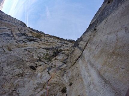 Parete Bahador, Val d’Adige, Walter Polidori - Sul terzo tiro di 'Oltre i confini del Pensiero' alla Parete Bahador in Val d’Adige