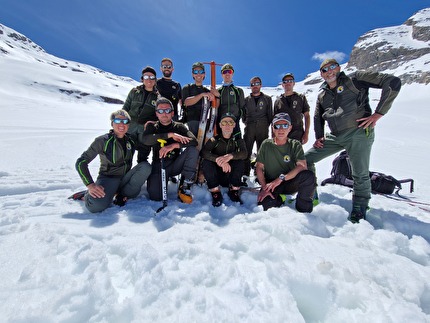Ghiacciaio del Grand Etret, Valsavarenche, Parco Nazionale Gran Paradiso - Gli operatori del Corpo di sorveglianza del Ghiacciaio del Grand Etret in Valsavarenche (Parco Nazionale Gran Paradiso) il 27/05/2025