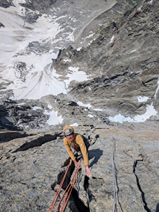 Aiguille du Plan, Mont Blanc, Léo Billon, Enzo Oddo  - The first ascent of 'OSS ne répond plus..' on Aiguille du Plan in the Mont Blanc massif (Léo Billon, Enzo Oddo 20/06/2025)