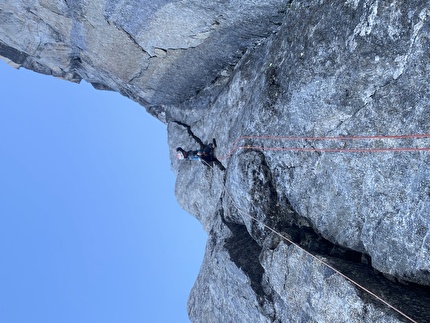 Petit Dru, Monte Bianco, Yanis Cherqaoui, Baptiste Obino, Hugo Peruzzo - L'apertura di ''Le château dans le ciel' sul Petit Dru (Yanis Cherqaoui, Baptiste Obino, Hugo Peruzzo 18-25/06/2025)