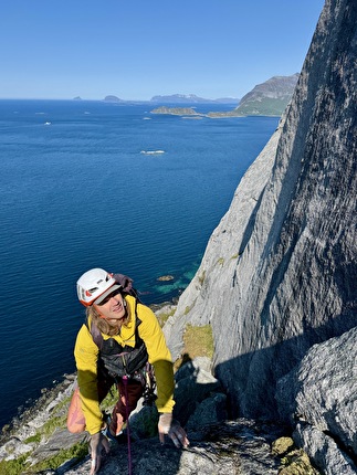 Tromma, Kvaløya, Norvegia, Orlando Addis, Paul Chabot, Simon Prochaska - Orlando Addis durante la prima salita di 'Once upon a time in the northwest' su Tromma, Kvaløya, Norvegia (06/2025)
