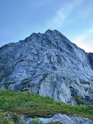 Bella nuova via trad sulla parete Tromma a Kvaløya in Norvegia
