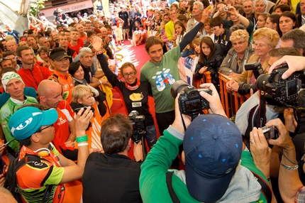 Oscar Perèz and Francesca Canepa win the Tor des Geants 2012