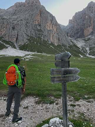Le 86 cime oltre i 3000 metri delle Dolomiti, Luca Fois, Giuseppe Obinu - 86 Dolomites day 1: Sass Rigais, Grande Furchetta, Piccola Furchetta