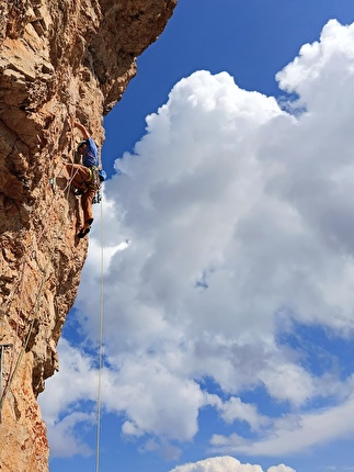 Castei Meridionali, Dolomiti di Brenta, Marco Pellegrini, Francesco Salvaterra - L'apertura di 'Palestina Libera', Castei Meridionali, Dolomiti di Brenta (Marco Pellegrini, Francesco Salvaterra 2024/2025)