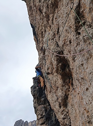 Castei Meridionali, Dolomiti di Brenta, Marco Pellegrini, Francesco Salvaterra - L'apertura di 'Palestina Libera', Castei Meridionali, Dolomiti di Brenta (Marco Pellegrini, Francesco Salvaterra 2024/2025)
