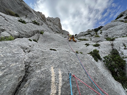 Punta Cusidore, Sardegna - Alberto De Giuli sul secondo tiro della via 'L'ombra della mia mano' alla Punta Cusidore, Sardegna