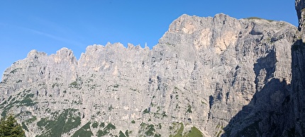 Schiara, Dolomiti Bellunesi - L'immensa parete meridionale della Schiara vista da Belluno