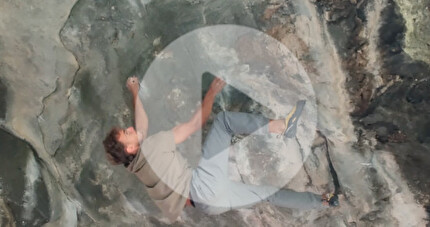 Watch Yannick Flohé flash Foundation‘s Edge (8C)