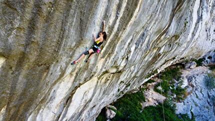 Laura Rogora claims historic first female 8c+ onsight, 'Ultimate Sacrifice' at the Gorges du Loup