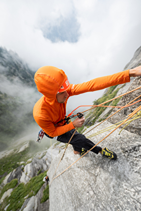Joy Division Qualido, Val di Mello, Jonas Schild, Thomas Schmid - Jonas Schild su 'Joy Division' sul Qualido in Val di Mello, giugno 2025