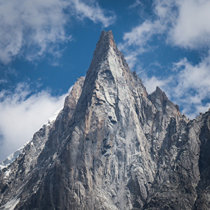 Les Drus - The Palestine flag hung on Les Drus in the Mont Blanc massif on 16-17 August 2025 to denounce the genocide in Gaza