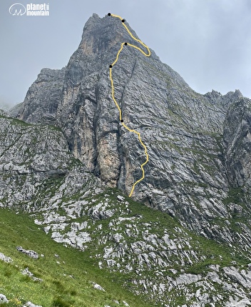 Cima Benon, Dolomiti di Brenta, Emanuele Menegardi, Stefano Menegardi - Il tracciato della via 'L’aquila e la Marmotta' alla Torre Nava alla Cima Benon nelle Dolomiti di Brenta (Emanuele Menegardi, Stefano Menegardi 16/07/2025)