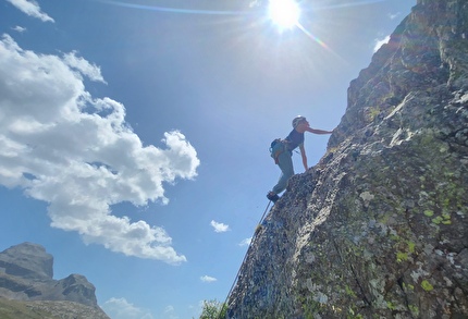 Sasso di Castro, Val Verva, Alta Valtellina, Eraldo Meraldi, Augusto Rossi - Il primo tiro di 'Solo per esseri immortali' al Sasso di Castro in Val Verva, Alta Valtellina (Eraldo Meraldi, Augusto Rossi 06/2025)