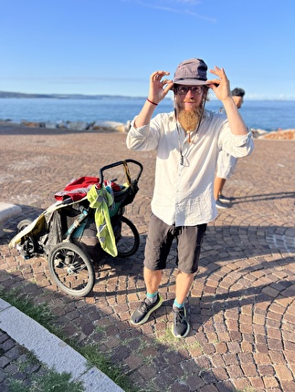 Nicolò Guarrera ritorna in Italia dopo il giro del mondo a piedi in 5 anni