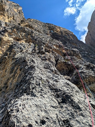 Sass De Moles, Sass Pordoi, Dolomiti, Jacopo Biserni, Andrea Gamberini - L'apertura di 'Amici Miei Atto II' al Sass De Moles, Sass Pordoi, Dolomiti (Jacopo Biserni, Andrea Gamberini 09/08/2025)