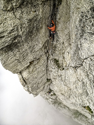 Gran Sasso Corno Grande Vetta Orientale IV Pilastro, Marco Malcangi, Fay Manners - L'apertura di 'Eppure Siamo Andati' al IV Pilastro del Corno Grande Vetta Orientale, Gran Sasso d'Italia (Marco Malcangi, Fay Manners 05/09/2025)