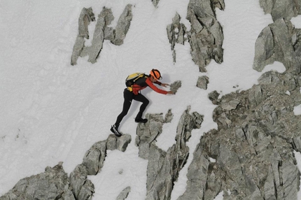 Kilian Jornet Burgada - 18/09/2012: Kilian Jornet Burgada sale la cresta Innominata e raggiunge la cima del Monte Bianco in 6h17'