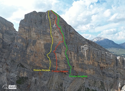 Il Tempo Sospeso, Furcia Rossa III Dolomiti, Luca Ducoli, Leo Gheza - La parete sud della Furcia Rossa III, Dolomiti, con le vie. Giallo: Hinterm Horizont (Hubert Eisendle, Simon Kehrer 2021/22). Rosso: Il Tempo Sospeso (Luca Ducoli, Leo Gheza 08/2025). Verde: Princess Soreghina (Hubert Eisendle, Simon Kehrer)