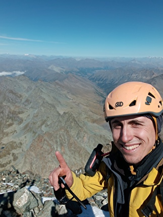 Cresta Berhault Monviso, Sandro Maranetto - Sandro Maranetto di corsa sulla Cresta Berhault al Monviso il 07/09/2025