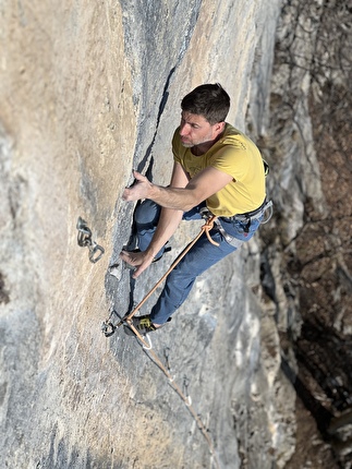 Falesia Re Leone, Timau, Friuli Venezia Giulia - Alberto Contessotto su 'Hakuna matata' (7b+), falesia del Re Leone