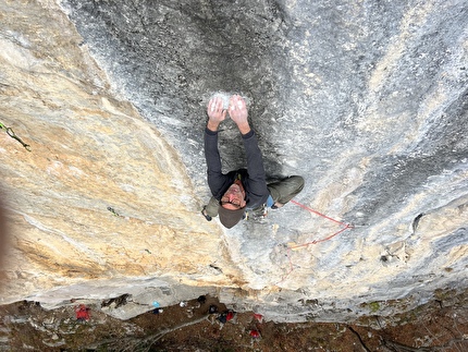 Falesia Re Leone, Timau, Friuli Venezia Giulia - Luciano Cimenti su 'Il cerchio della vita' (7b), falesia del Re Leone