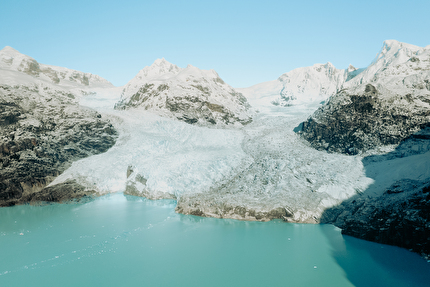 Mount San Valentín Patagonia, Felipe Malverde, Eduardo Retamales, Álvaro Quilodrán - Mount San Valentín in Patagonia