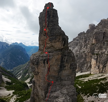 Campanile di Val Montanaia, Dolomiti, Fabio de Cesero, Luca Vallata - Il tracciato di 'La Poderosa' al Campanile di Val Montanaia, Dolomiti (Fabio de Cesero, Luca Vallata 09/2025)